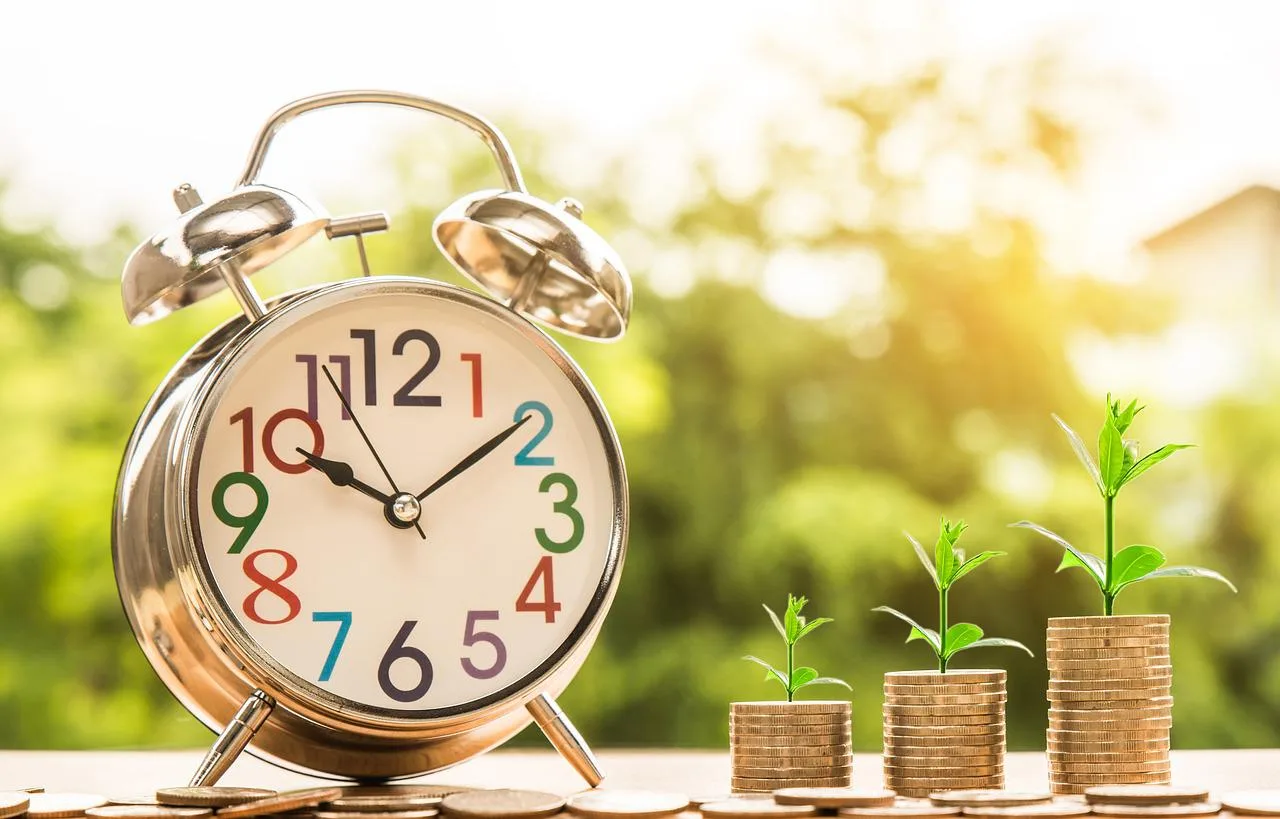 Difference between trading and investing in financial markets?